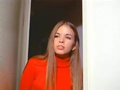 Blondinka Zavirivalo potrebuje več