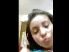 Dlakavi dekle z veliko telo