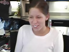 Raunchy bejba dobi en velik med noge
