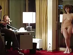 Nicole teže nag