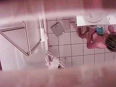 Skrita kamera - rezanje dlak muco